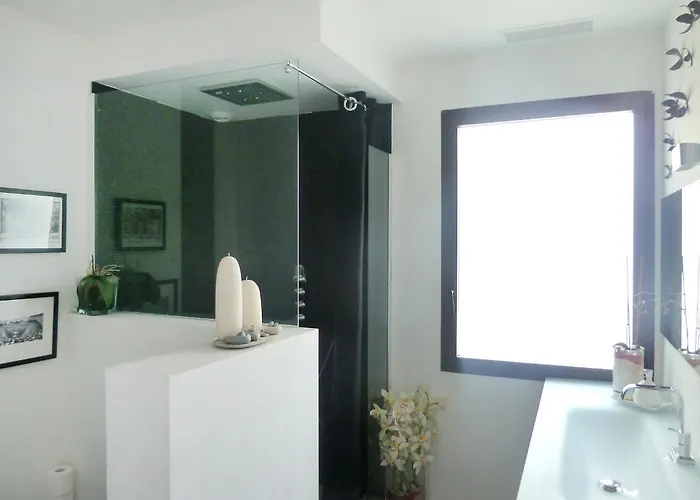 Villa Les Oliviers By Interhome Niza